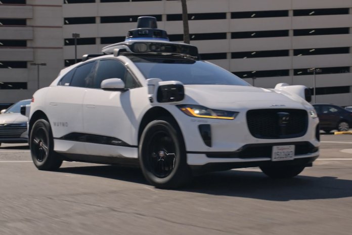 Robotaxiurile Waymo au fost blocate în trafic din cauza unei întreruperi de curent