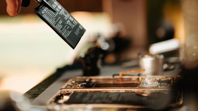 Honor Magic V6 ar putea aduce o inovație: baterie de 7.000 mAh