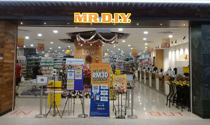 Mr. DIY își lansează activitatea în România: Mouse la 20 lei și căști la 29 lei