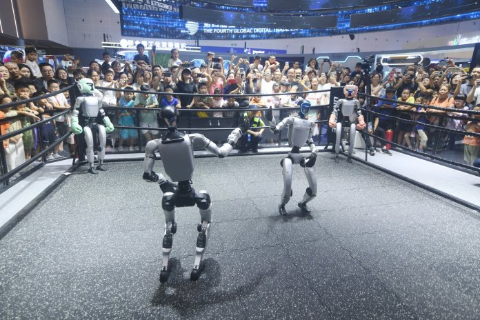 China informează despre roboți umanoizi dedicați artelor marțiale. Care este, într-adevăr, gradul lor de sofisticare?