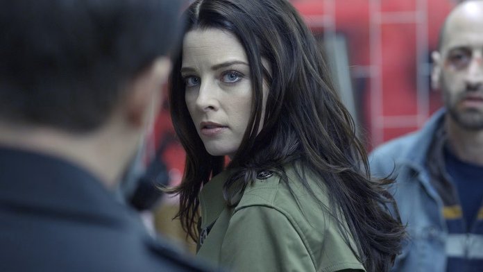 Un serial science fiction de acum 14 ani a prezis societatea contemporană.