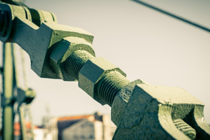 Pivoți și articulații: cum recunoști jocul periculos și ce piese se schimbă împreună? Pivoți și articulații: cum recunoști jocul periculos și ce piese se schimbă împreună?