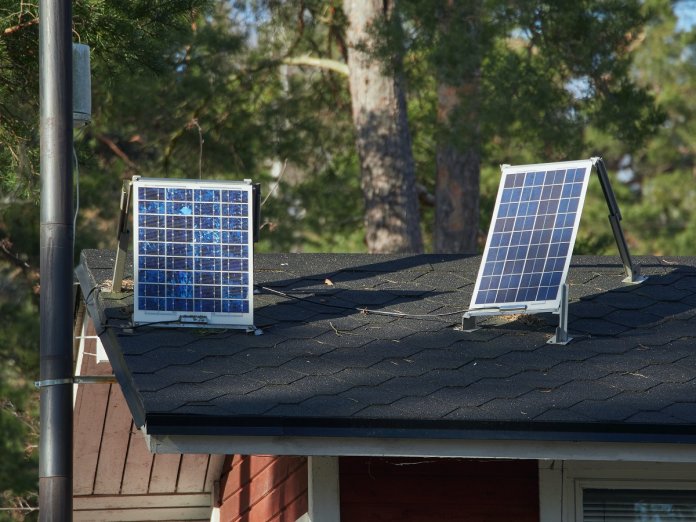 Energie solară la domiciliu? Lidl propune un set fotovoltaic cu modul WiFi inclus la un cost convenabil.