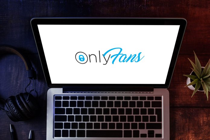 Proprietarul OnlyFans a murit la 43 de ani din cauza unui cancer.