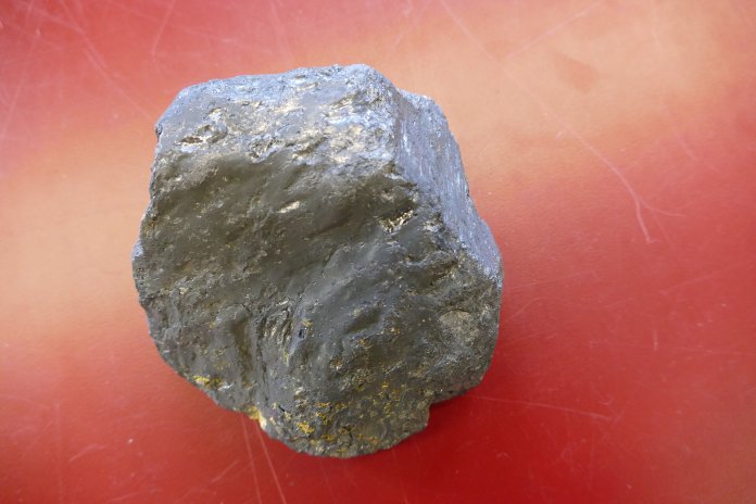 România reîncepe extragerea de grafit pentru baterii auto și tehnologii