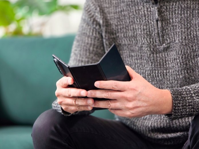 TriFold 2 și un concept inedit: Samsung își amplifică experimentele