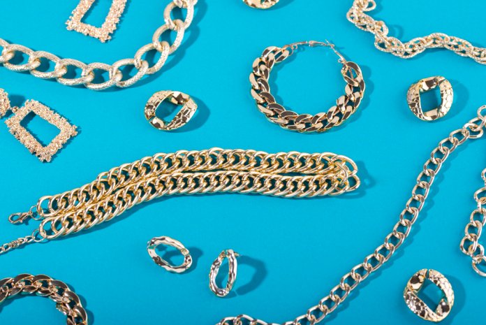Cât de importantă este proveniența aurului într-o bijuterie etică?
