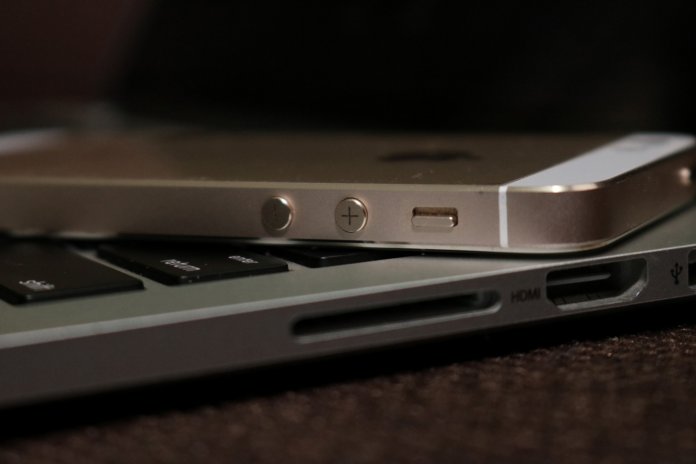 Telefonul vechi aflat în sertar îți poate cauza un incendiu în locuință