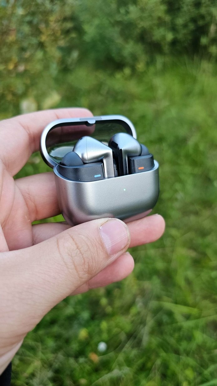 Samsung Galaxy Buds 3 Pro și Buds 4 Pro primesc actualizări software