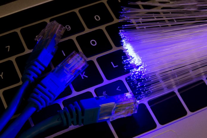 Boții au surpassat oamenii: Mai mult de 57% din traficul mondial de internet este creat în mod automat