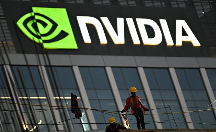 De ce scad acțiunile Nvidia și ale marilor companii de cipuri: Investitorii devin mai precauți în fața exploziei AI.