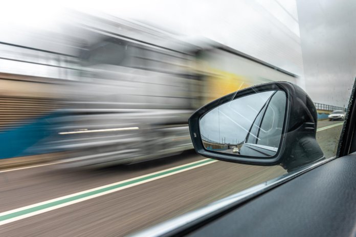UE oferă vehicule care scad automat viteza atunci când se depășește limita legală
