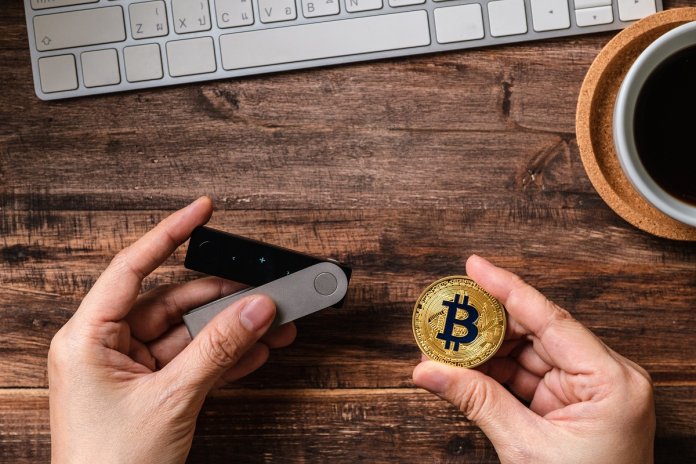 Gravă slăbiciune la portofelele Coldcard: Bitcoin în valoare de aproape 89 de milioane de dolari a fost sustras.