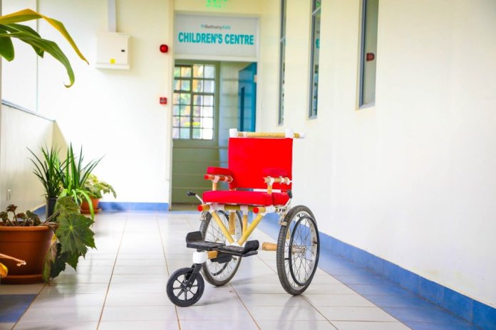 Inovație în Kenya: Scaune cu rotile din bambus la prețuri accesibile