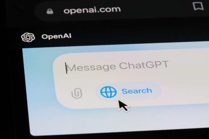 Internat cu psihoză după ce a urmat recomandarea ChatGPT legată de sare
